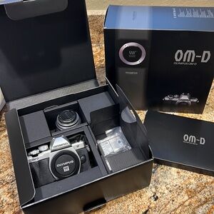 Olympus OM-D E-M10 Mark II